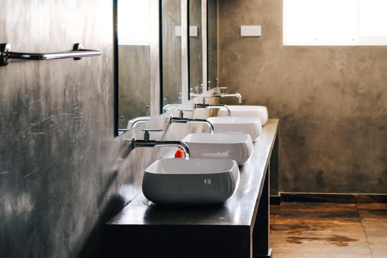 Island Hostels Mount Lavinia Dehiwala-Mount Lavinia ภายนอก รูปภาพ